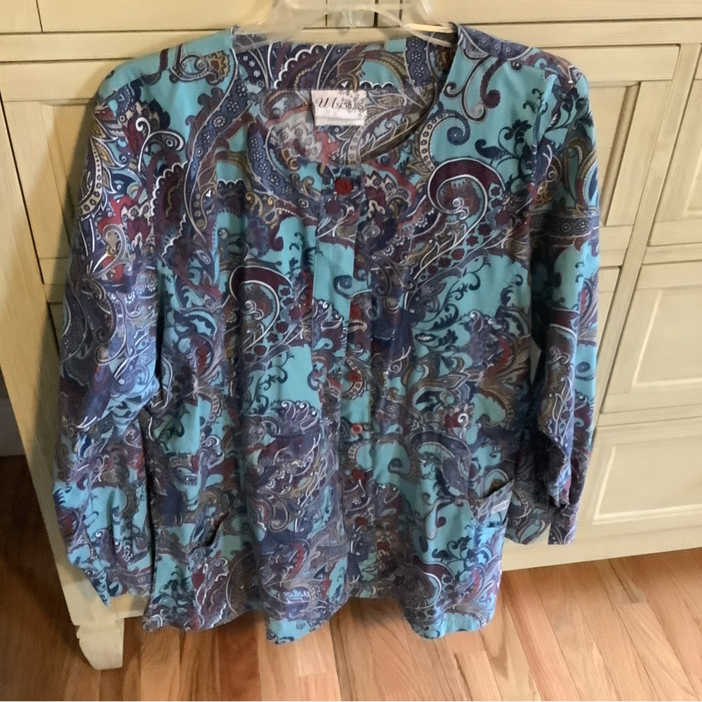 UA scrub jacket size Large